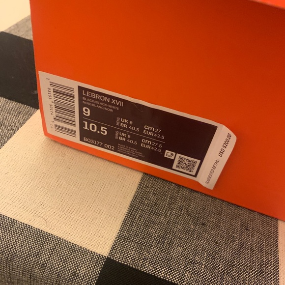 Lebron James 17 Nike basketball shoes - Picture 4 of 5